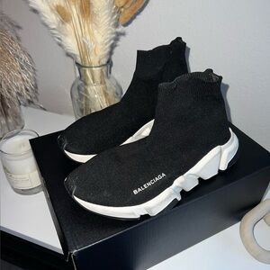 WOMEN'S SPEED RECYCLED KNIT SNEAKER IN BLACK/WHITE